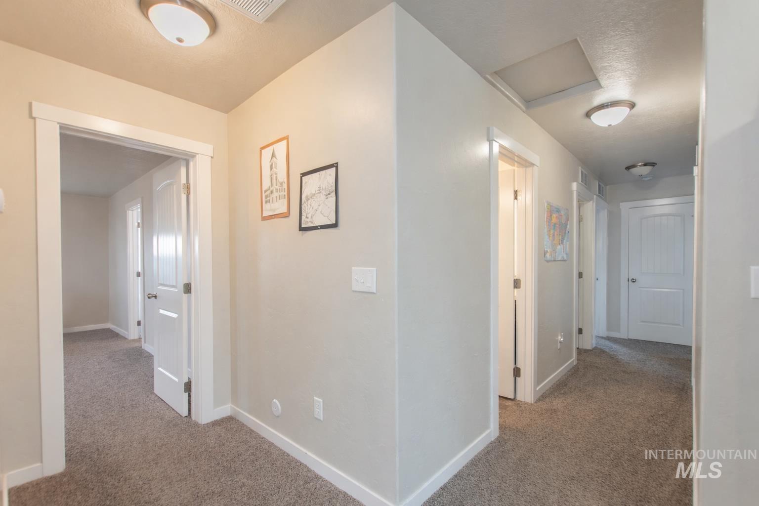 3711 E Holly Ridge Dr, Nampa, Idaho 83686, 5 Bedrooms, 2.5 Bathrooms, Residential For Sale, Price $499,999,MLS 98980826