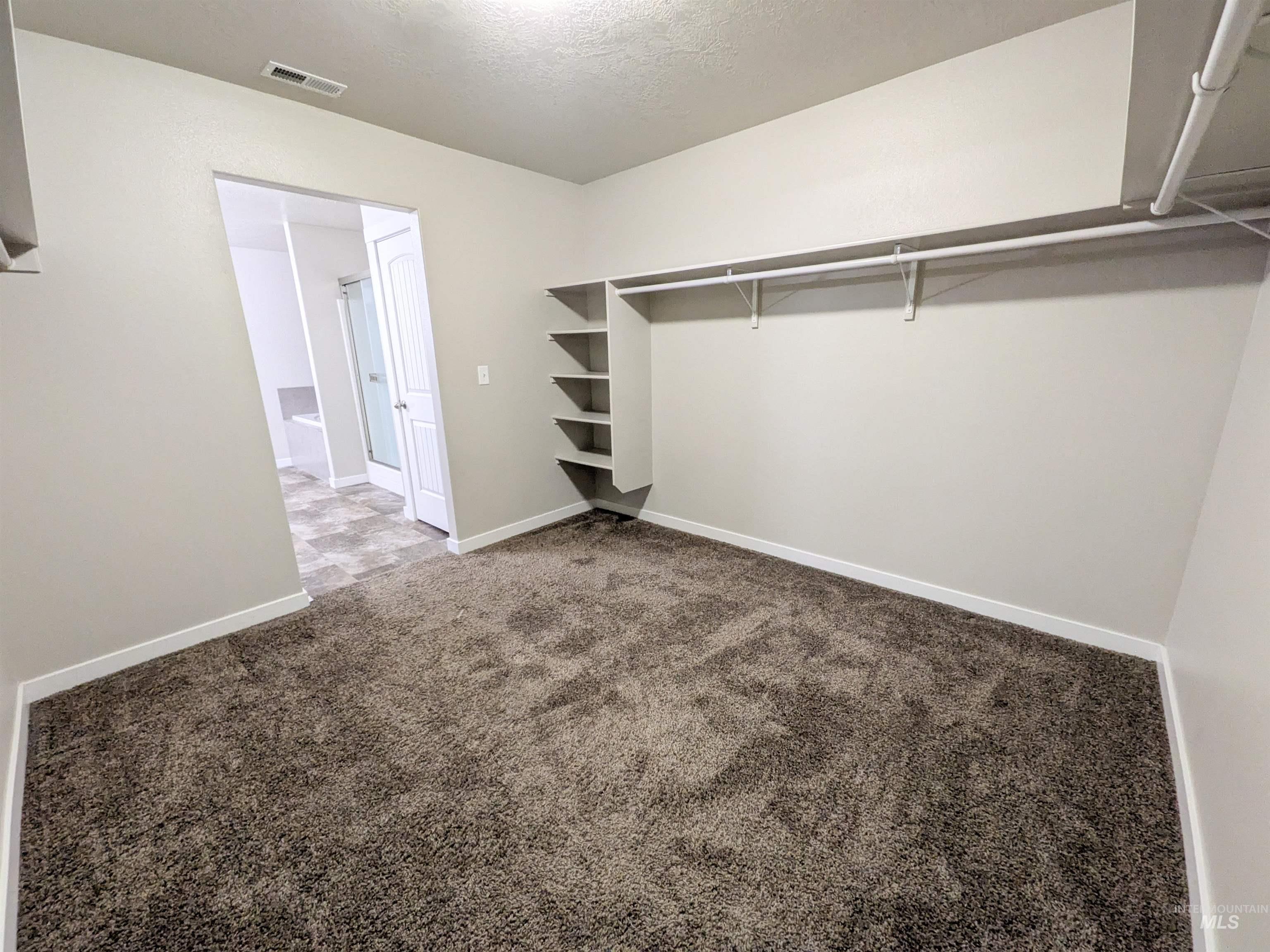 3711 E Holly Ridge Dr, Nampa, Idaho 83686, 5 Bedrooms, 2.5 Bathrooms, Residential For Sale, Price $499,999,MLS 98980826