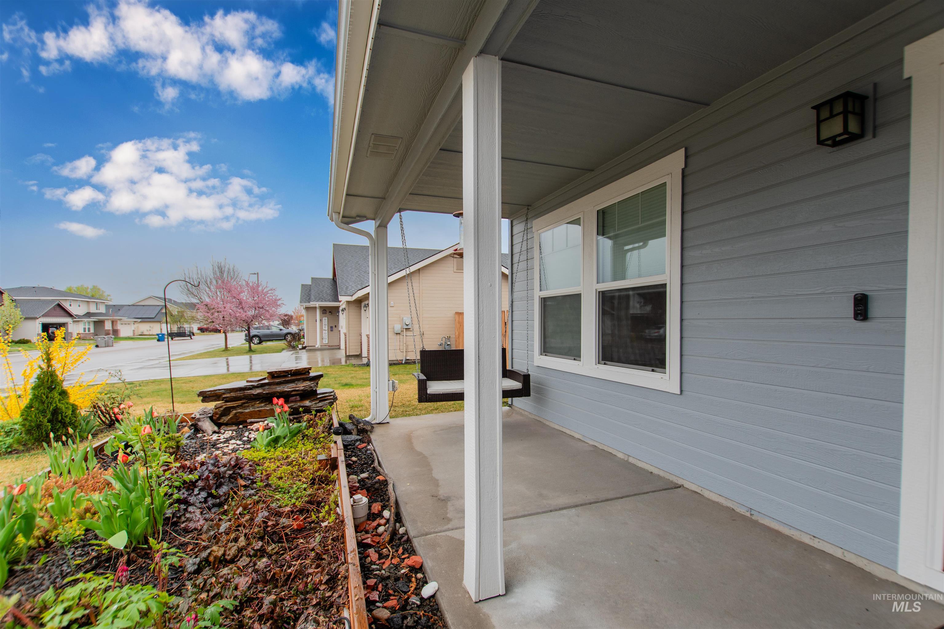 3711 E Holly Ridge Dr, Nampa, Idaho 83686, 5 Bedrooms, 2.5 Bathrooms, Residential For Sale, Price $499,999,MLS 98980826