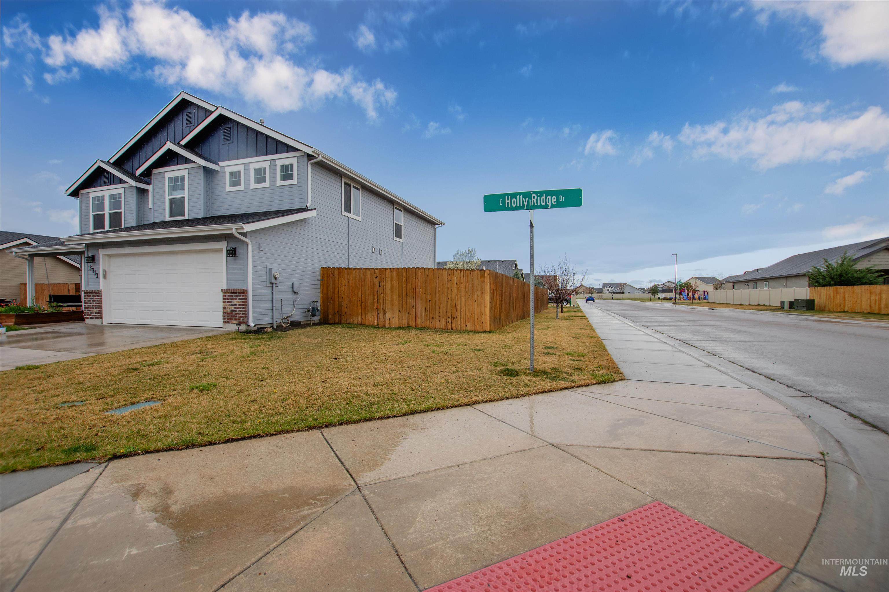 3711 E Holly Ridge Dr, Nampa, Idaho 83686, 5 Bedrooms, 2.5 Bathrooms, Residential For Sale, Price $499,999,MLS 98980826