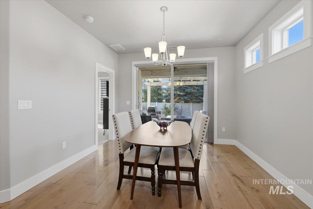 163 W Floating Feather Rd, Eagle, Idaho 83616, 3 Bedrooms, 2.5 Bathrooms, Residential For Sale, Price $684,900,MLS 98980828