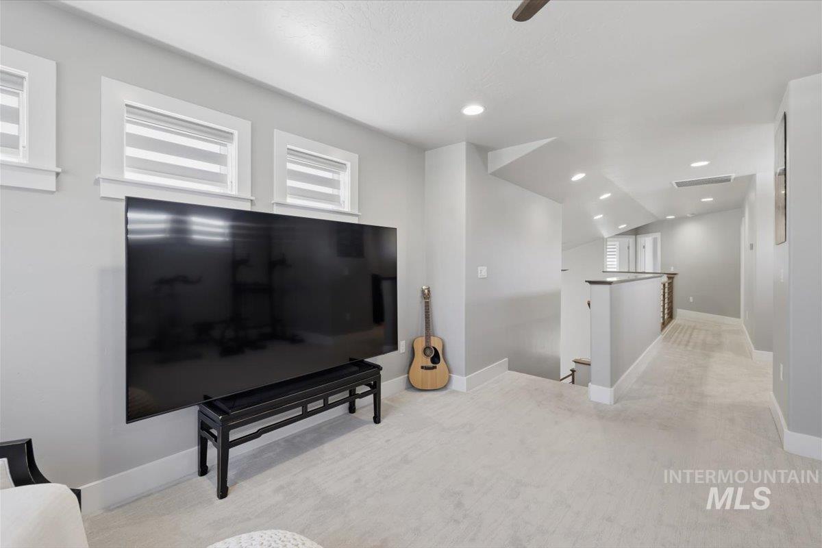 163 W Floating Feather Rd, Eagle, Idaho 83616, 3 Bedrooms, 2.5 Bathrooms, Residential For Sale, Price $684,900,MLS 98980828