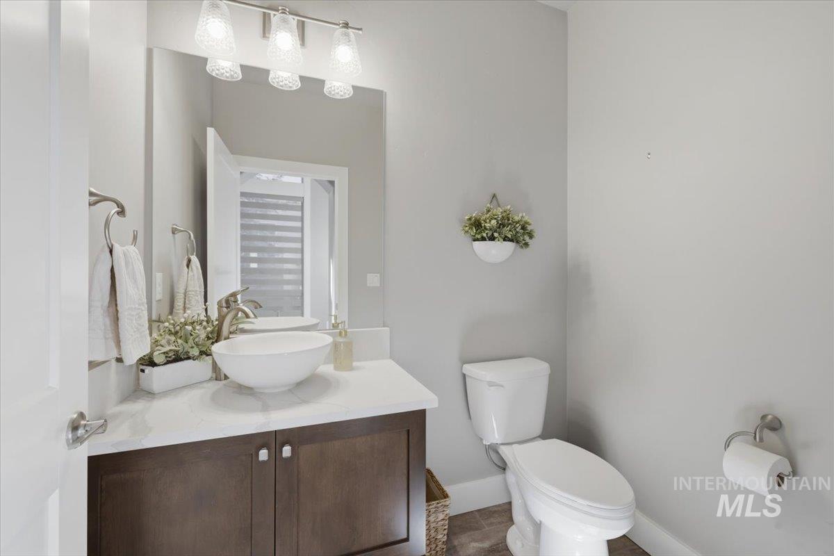 163 W Floating Feather Rd, Eagle, Idaho 83616, 3 Bedrooms, 2.5 Bathrooms, Residential For Sale, Price $684,900,MLS 98980828