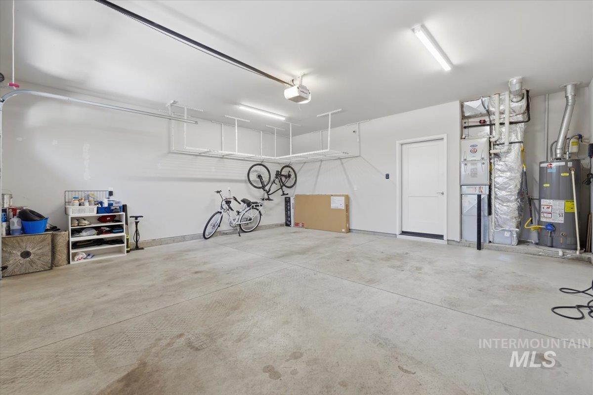 163 W Floating Feather Rd, Eagle, Idaho 83616, 3 Bedrooms, 2.5 Bathrooms, Residential For Sale, Price $684,900,MLS 98980828