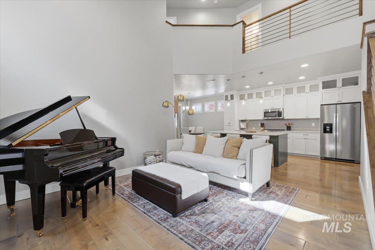 163 W Floating Feather Rd, Eagle, Idaho 83616, 3 Bedrooms, 2.5 Bathrooms, Residential For Sale, Price $684,900,MLS 98980828