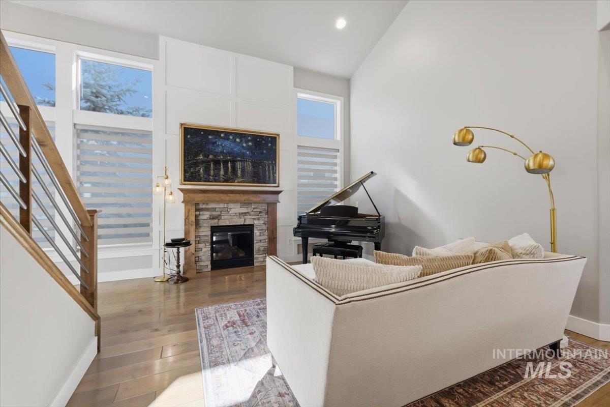 163 W Floating Feather Rd, Eagle, Idaho 83616, 3 Bedrooms, 2.5 Bathrooms, Residential For Sale, Price $684,900,MLS 98980828