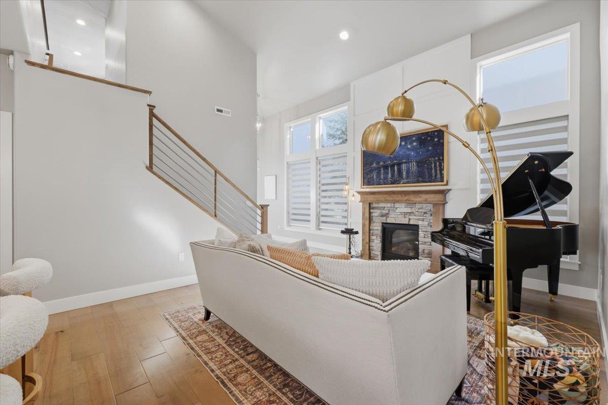 163 W Floating Feather Rd, Eagle, Idaho 83616, 3 Bedrooms, 2.5 Bathrooms, Residential For Sale, Price $684,900,MLS 98980828