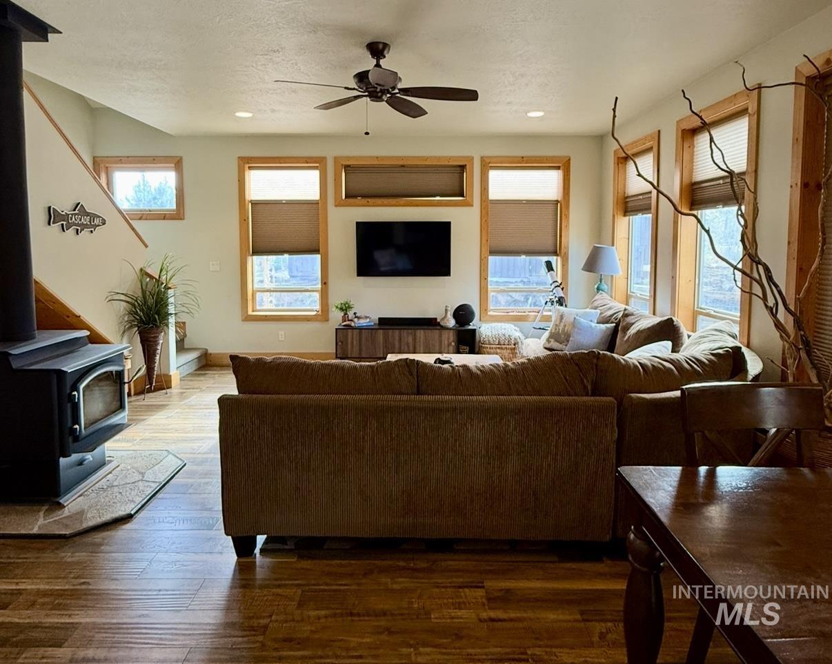 241 Bald Eagle Ln, Donnelly, Idaho 83615, 3 Bedrooms, 2 Bathrooms, Residential For Sale, Price $789,900,MLS 98980829