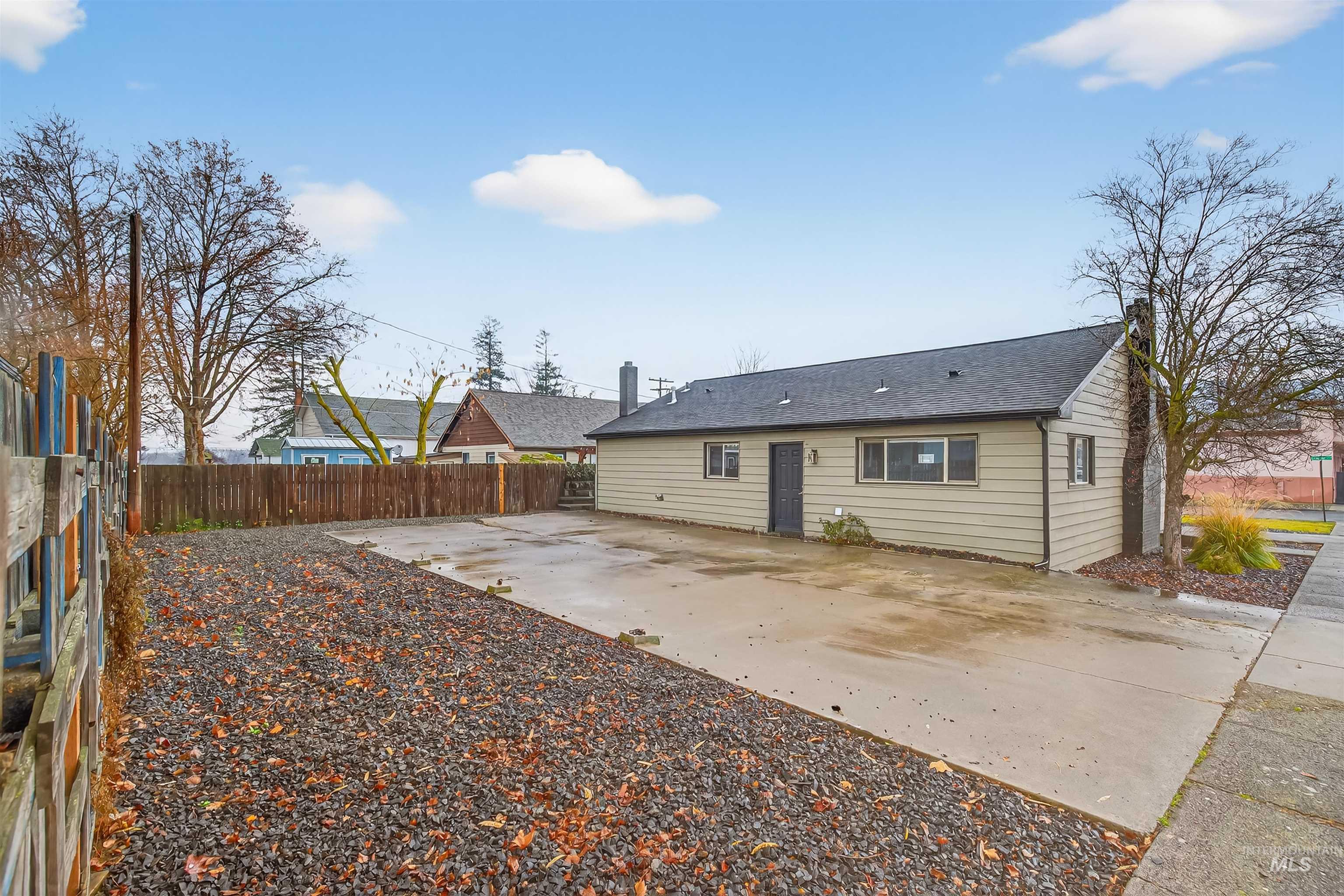 724 13th Ave, Lewiston, Idaho 83501, 3 Bedrooms, 2 Bathrooms, Residential For Sale, Price $337,000,MLS 98980833