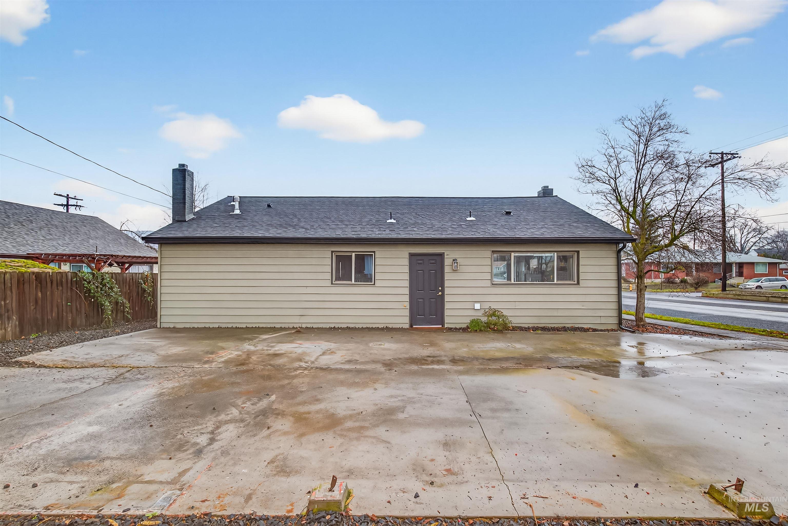 724 13th Ave, Lewiston, Idaho 83501, 3 Bedrooms, 2 Bathrooms, Residential For Sale, Price $337,000,MLS 98980833