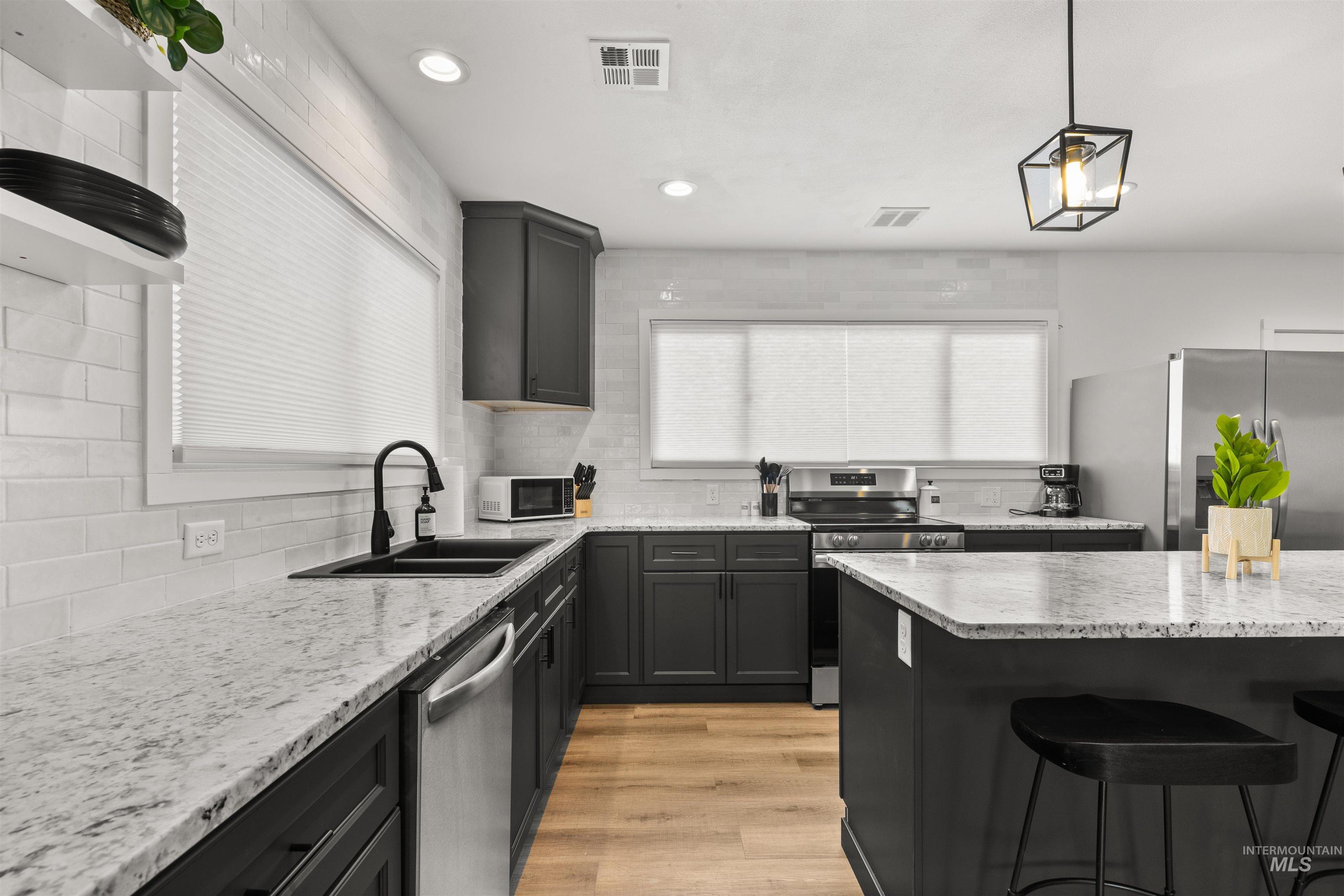 724 13th Ave, Lewiston, Idaho 83501, 3 Bedrooms, 2 Bathrooms, Residential For Sale, Price $337,000,MLS 98980833