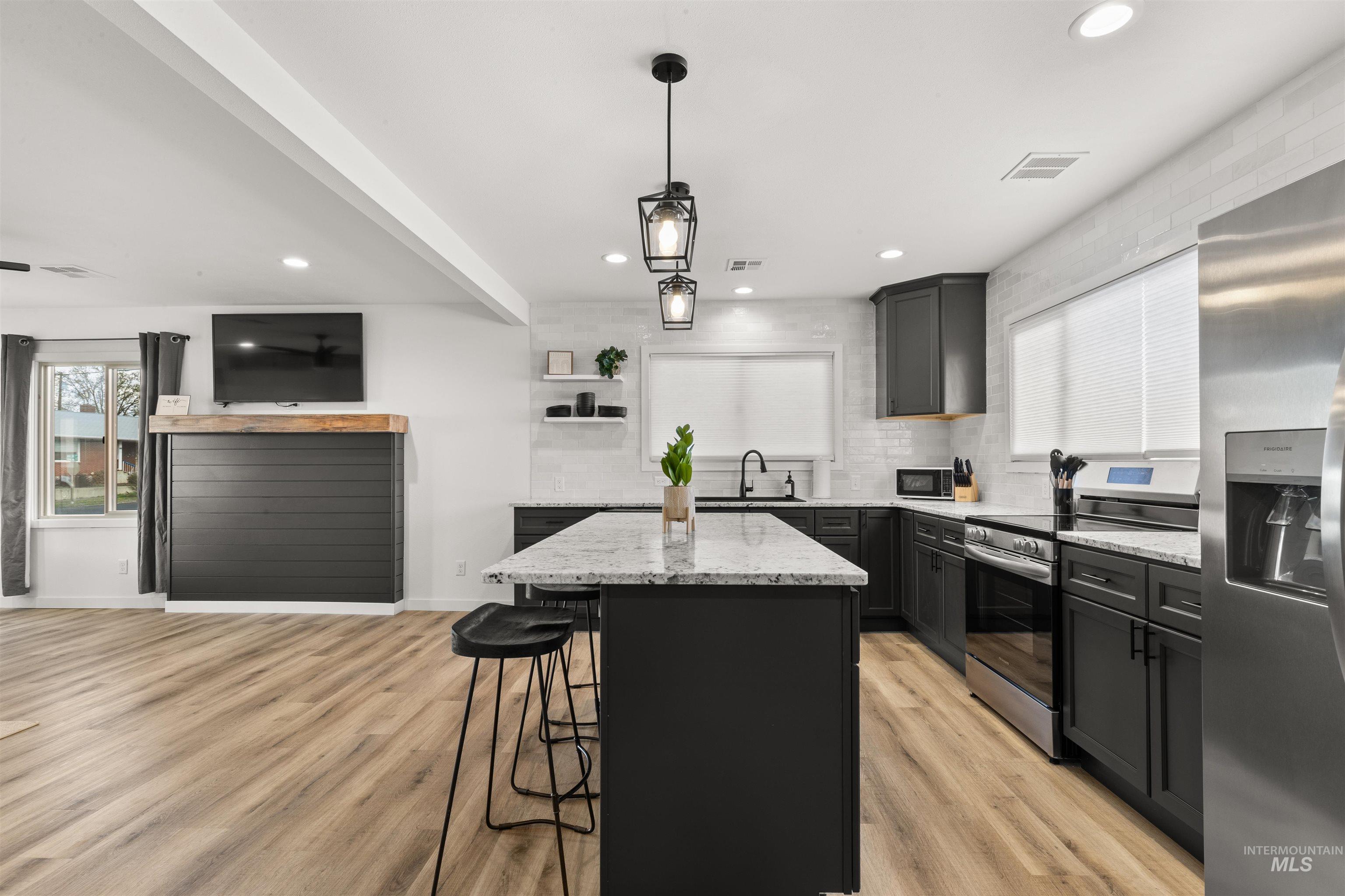 724 13th Ave, Lewiston, Idaho 83501, 3 Bedrooms, 2 Bathrooms, Residential For Sale, Price $337,000,MLS 98980833