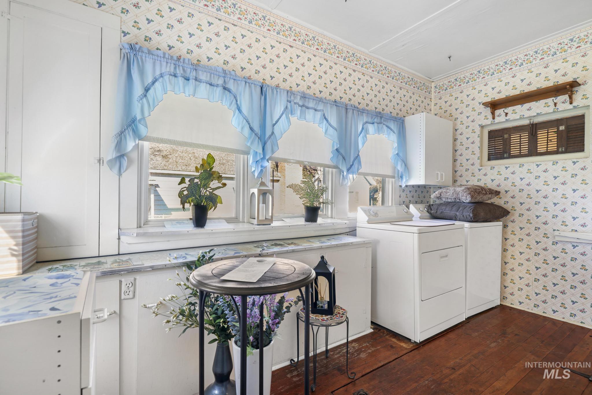 305 Madison St W, Kimberly, Idaho 83341, 5 Bedrooms, 2 Bathrooms, Residential For Sale, Price $349,500,MLS 98980837