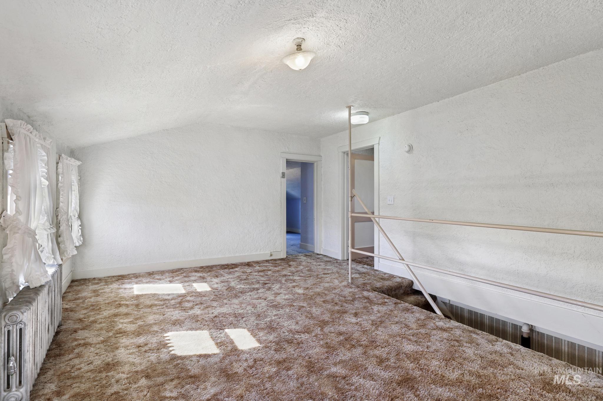 305 Madison St W, Kimberly, Idaho 83341, 5 Bedrooms, 2 Bathrooms, Residential For Sale, Price $349,500,MLS 98980837