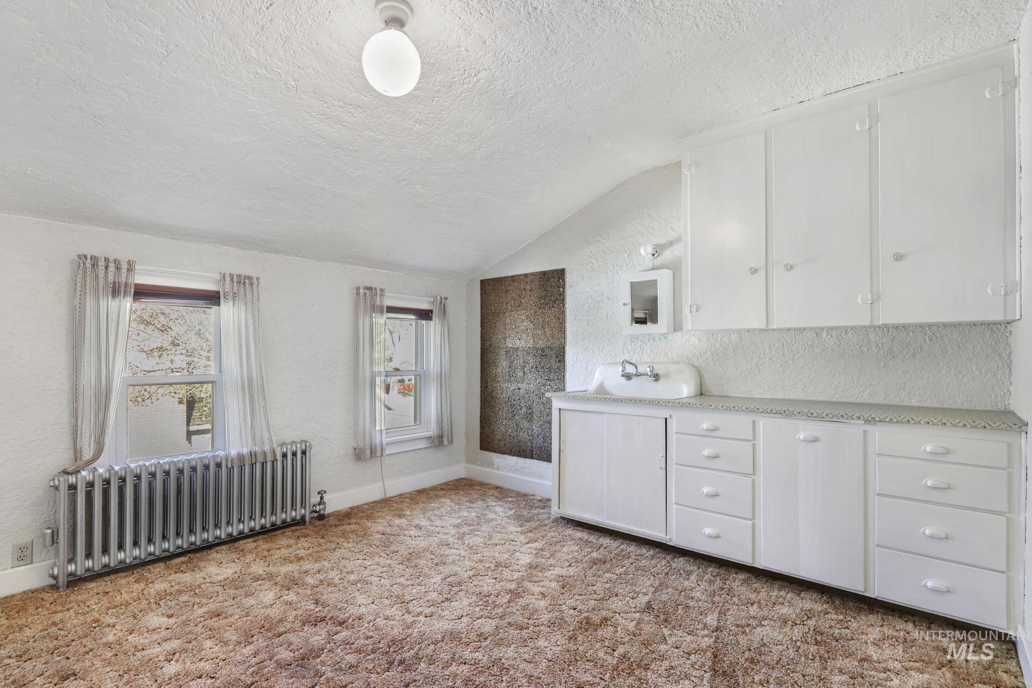 305 Madison St W, Kimberly, Idaho 83341, 5 Bedrooms, 2 Bathrooms, Residential For Sale, Price $349,500,MLS 98980837