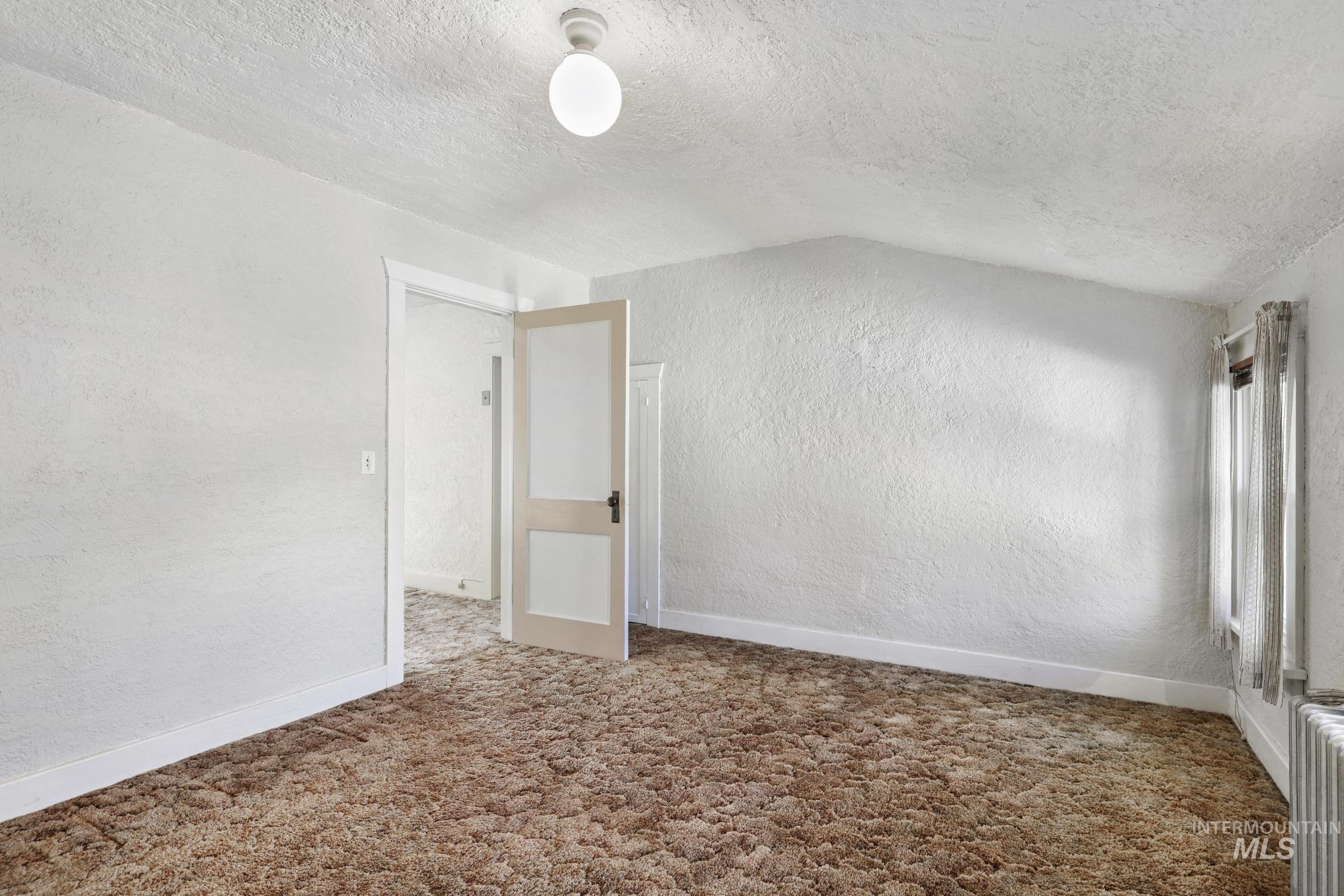 305 Madison St W, Kimberly, Idaho 83341, 5 Bedrooms, 2 Bathrooms, Residential For Sale, Price $349,500,MLS 98980837