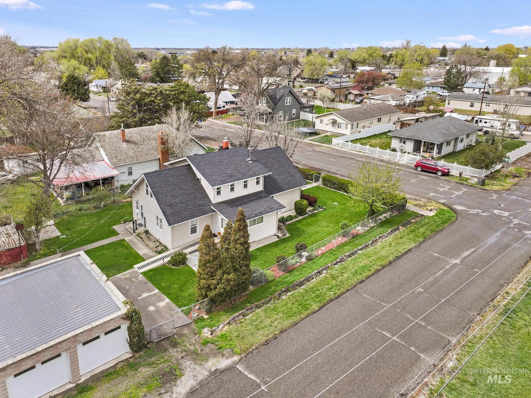 305 Madison St W, Kimberly, Idaho 83341, 5 Bedrooms, 2 Bathrooms, Residential For Sale, Price $349,500,MLS 98980837