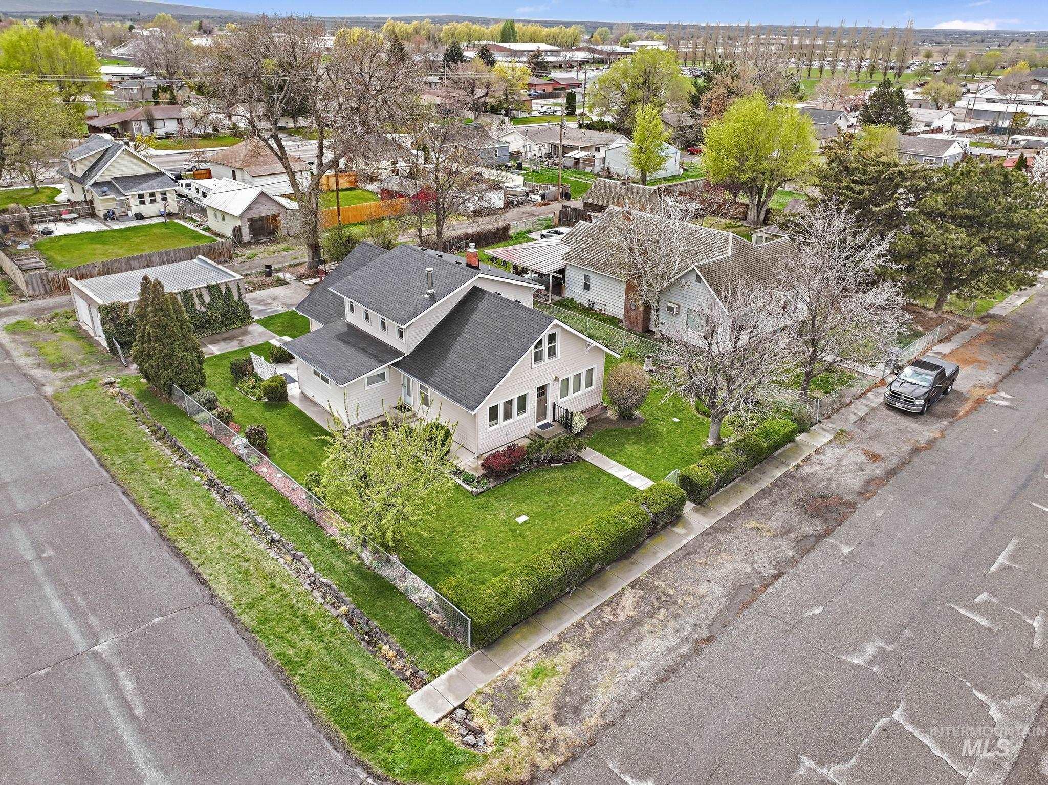 305 Madison St W, Kimberly, Idaho 83341, 5 Bedrooms, 2 Bathrooms, Residential For Sale, Price $349,500,MLS 98980837