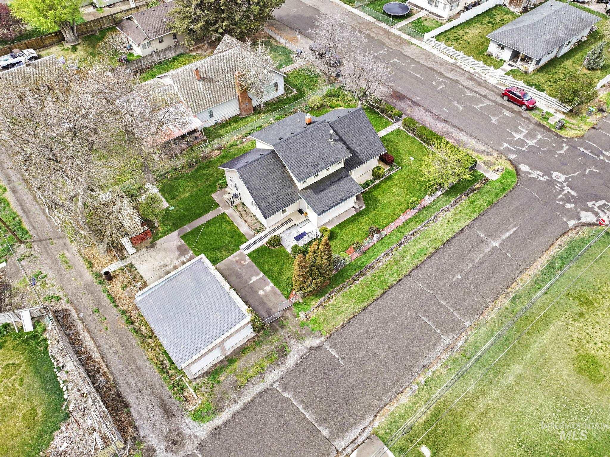 305 Madison St W, Kimberly, Idaho 83341, 5 Bedrooms, 2 Bathrooms, Residential For Sale, Price $349,500,MLS 98980837
