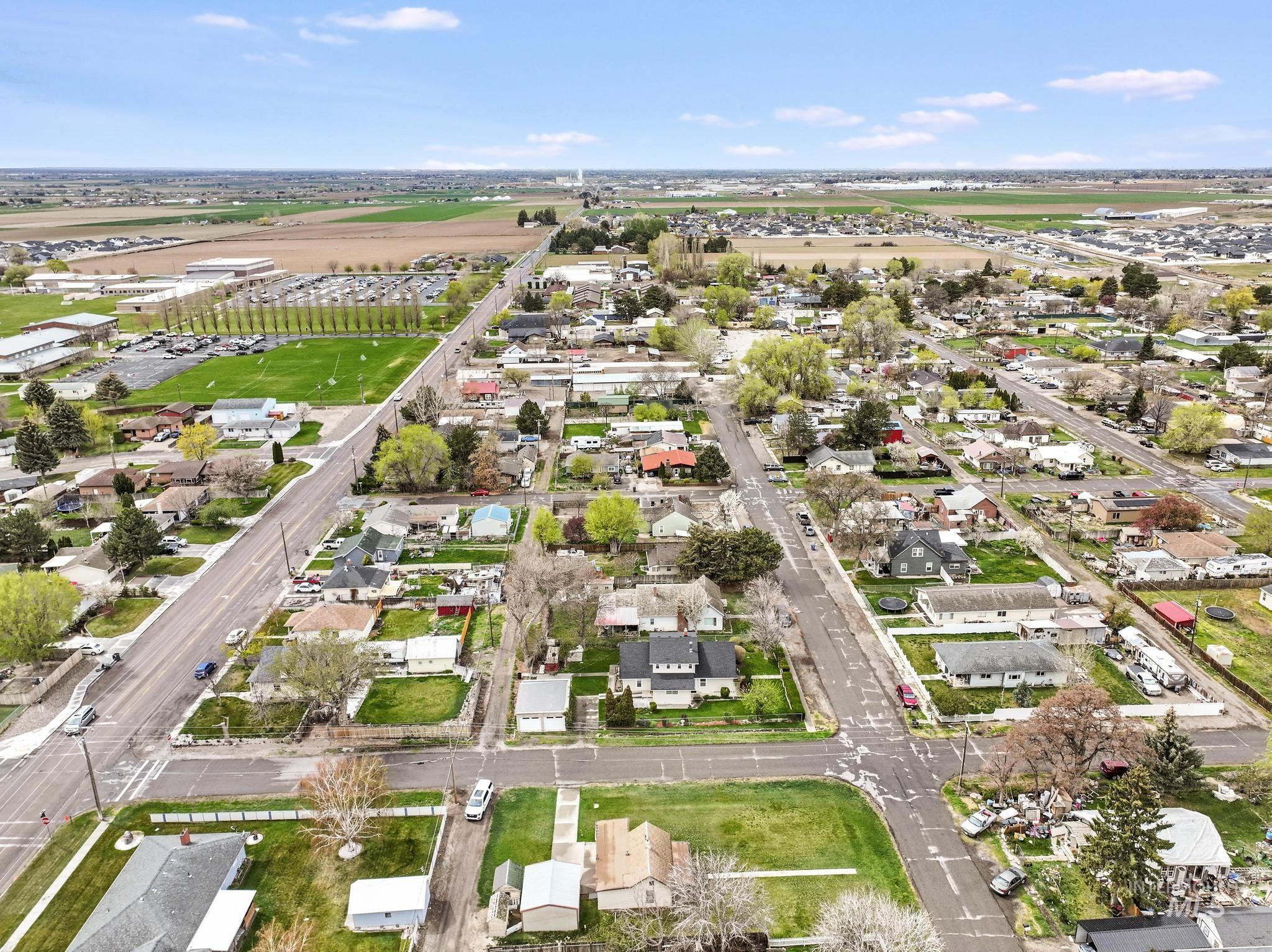 305 Madison St W, Kimberly, Idaho 83341, 5 Bedrooms, 2 Bathrooms, Residential For Sale, Price $349,500,MLS 98980837