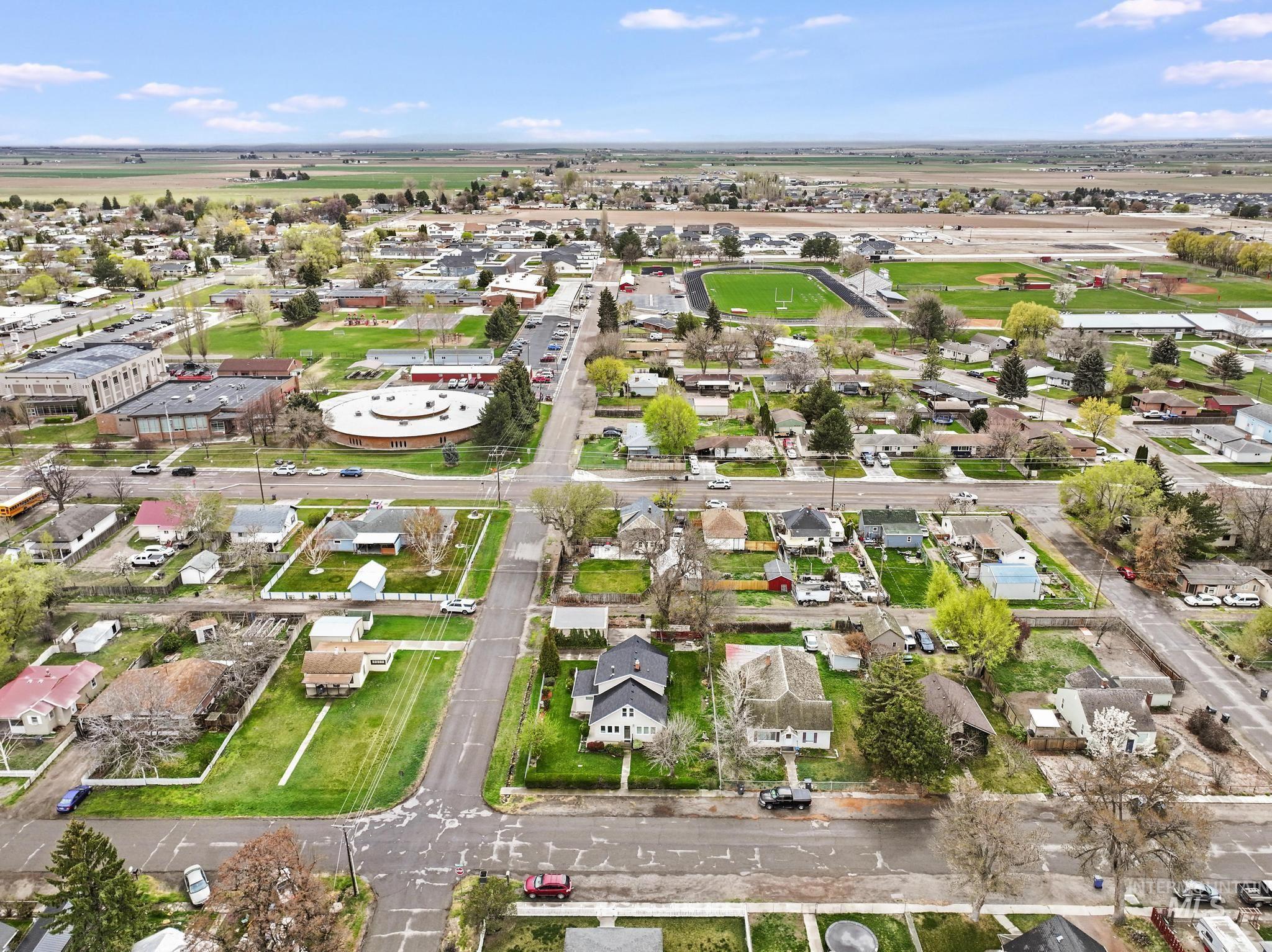 305 Madison St W, Kimberly, Idaho 83341, 5 Bedrooms, 2 Bathrooms, Residential For Sale, Price $349,500,MLS 98980837