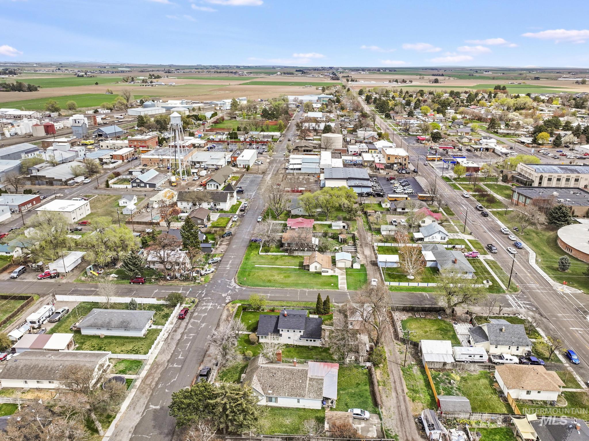 305 Madison St W, Kimberly, Idaho 83341, 5 Bedrooms, 2 Bathrooms, Residential For Sale, Price $349,500,MLS 98980837