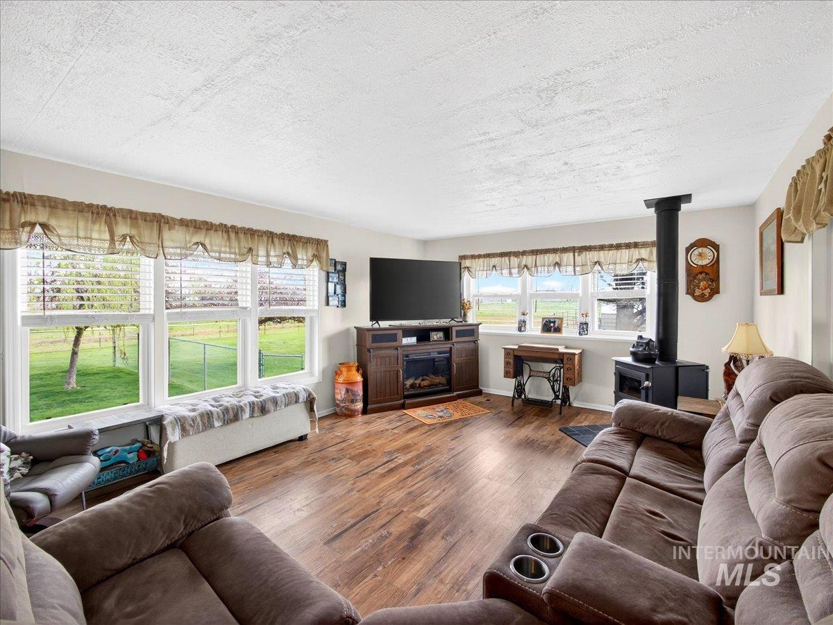 9228 Washoe Rd, Payette, Idaho 83661, 2 Bedrooms, 1 Bathroom, Residential For Sale, Price $295,000,MLS 98980839