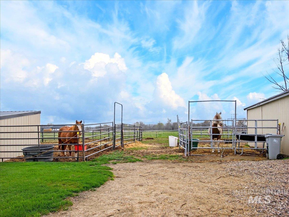 9228 Washoe Rd, Payette, Idaho 83661, 2 Bedrooms, 1 Bathroom, Residential For Sale, Price $295,000,MLS 98980839