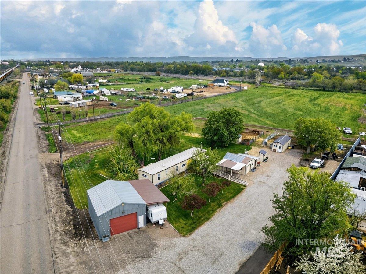 9228 Washoe Rd, Payette, Idaho 83661, 2 Bedrooms, 1 Bathroom, Residential For Sale, Price $295,000,MLS 98980839