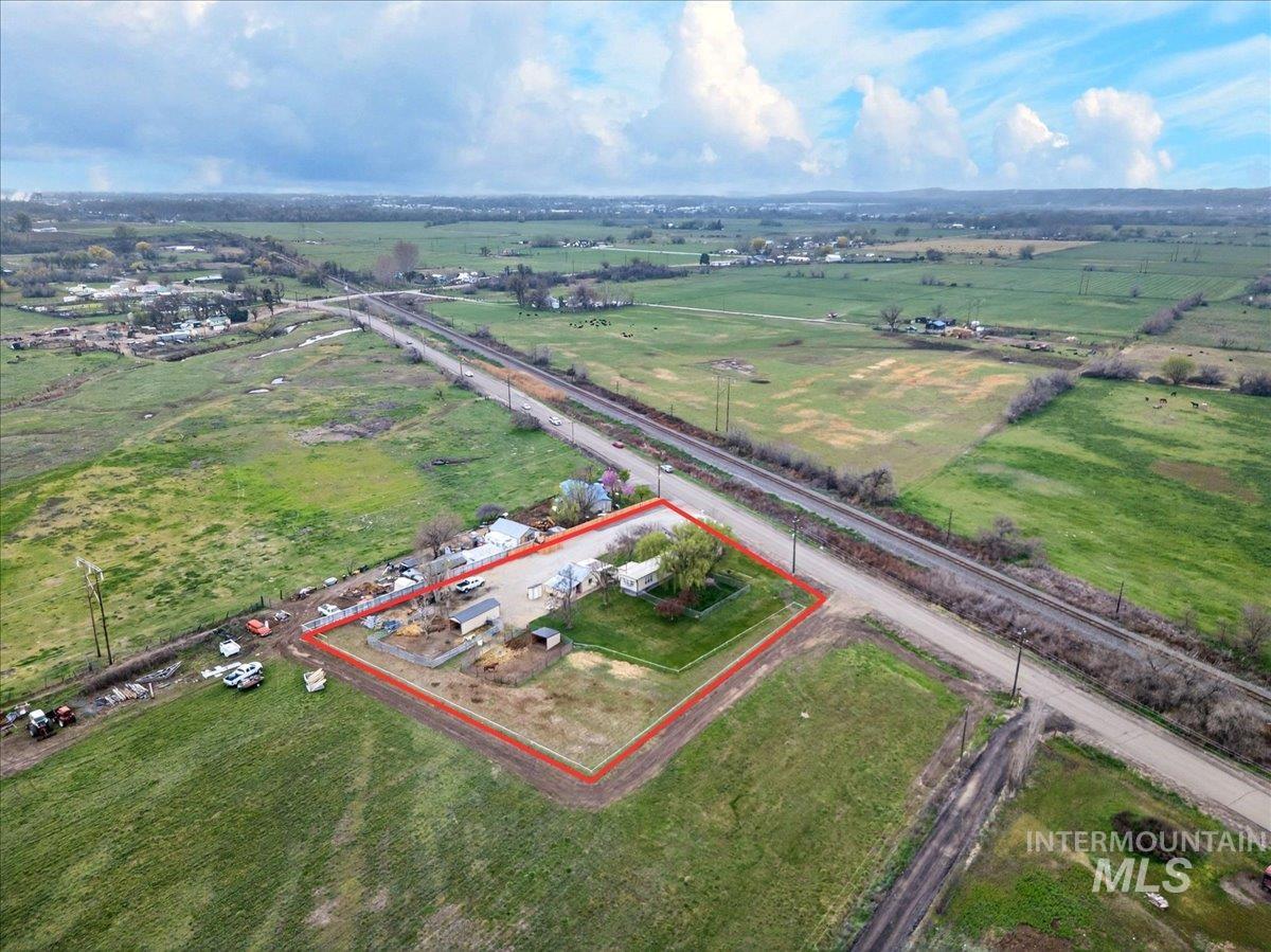 9228 Washoe Rd, Payette, Idaho 83661, 2 Bedrooms, 1 Bathroom, Residential For Sale, Price $295,000,MLS 98980839