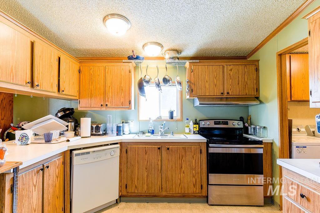 609 N Almon St, Moscow, Idaho 83843, 3 Bedrooms, 2 Bathrooms, Residential For Sale, Price $65,000,MLS 98980840