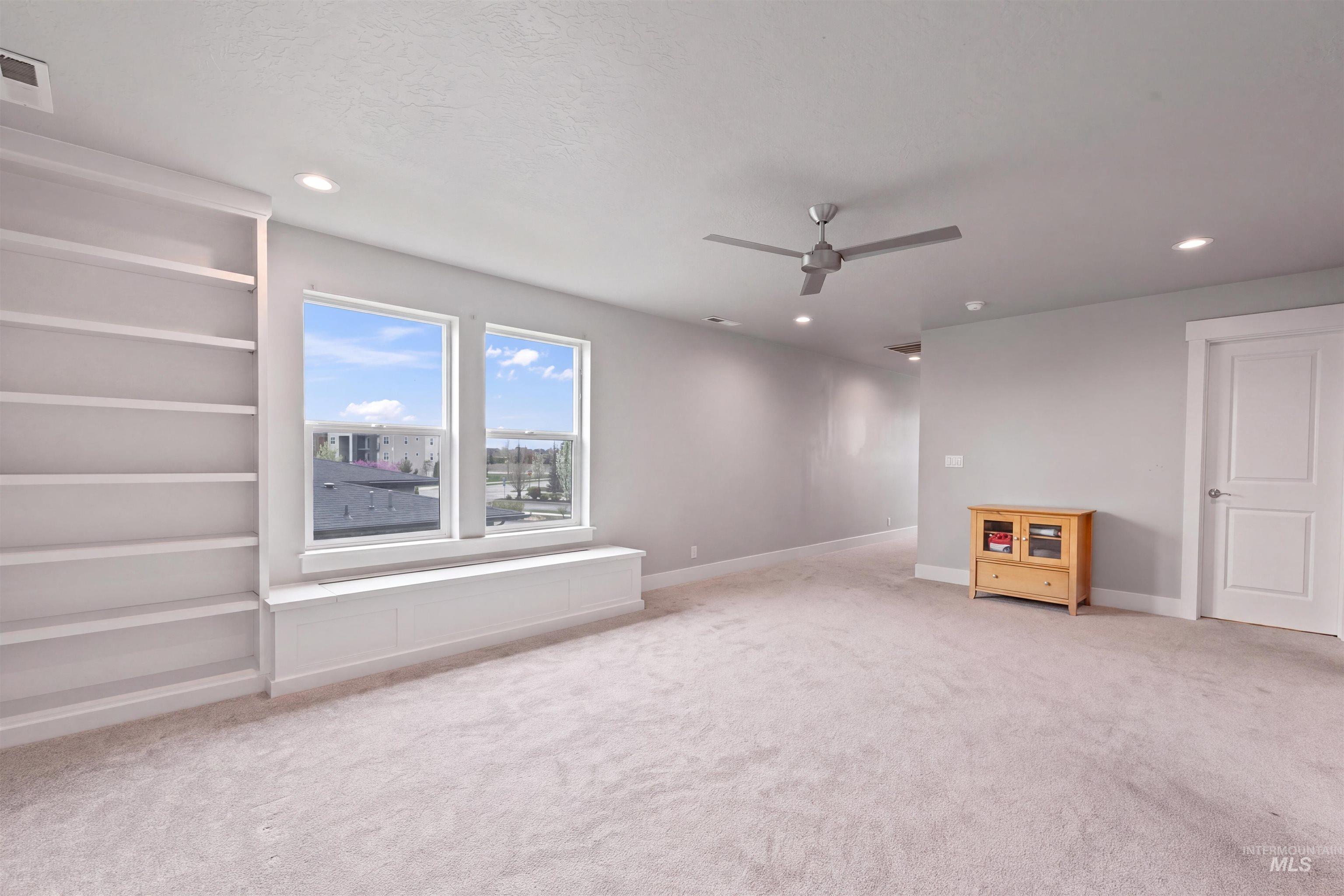 2036 E Knobcone Dr, Meridian, Idaho 83642, 5 Bedrooms, 3 Bathrooms, Residential For Sale, Price $567,926, 98980842