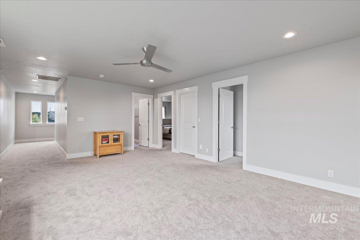 2036 E Knobcone Dr, Meridian, Idaho 83642, 5 Bedrooms, 3 Bathrooms, Residential For Sale, Price $579,900,MLS 98980842