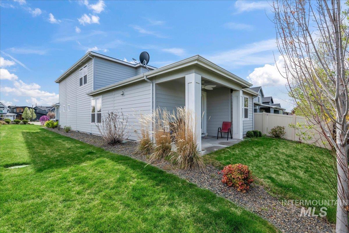 2036 E Knobcone Dr, Meridian, Idaho 83642, 5 Bedrooms, 3 Bathrooms, Residential For Sale, Price $579,900,MLS 98980842