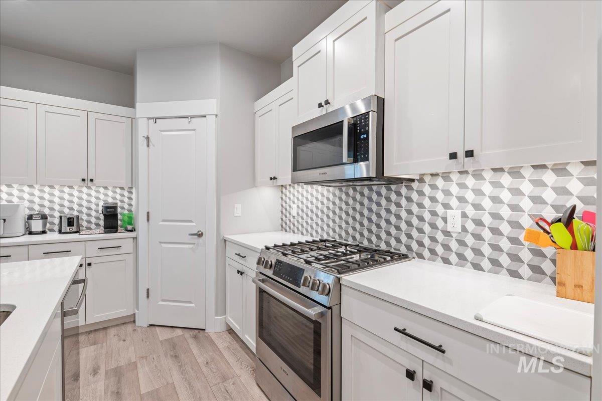 2036 E Knobcone Dr, Meridian, Idaho 83642, 5 Bedrooms, 3 Bathrooms, Residential For Sale, Price $579,900,MLS 98980842