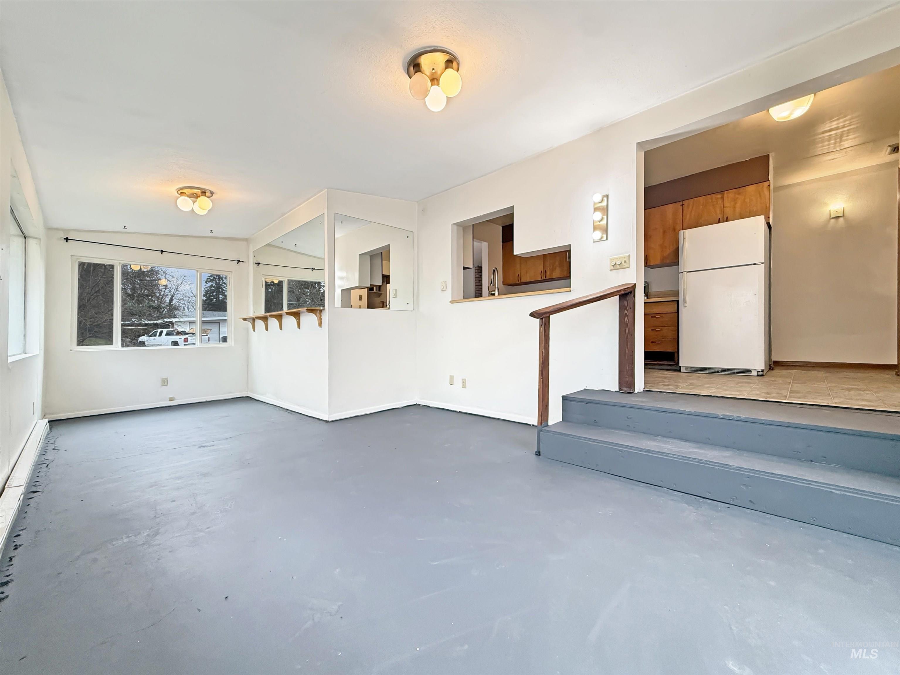 925-929 E 8th, Moscow, Idaho 83843, 3 Bedrooms, 1.5 Bathrooms, Residential Income For Sale, Price $435,000, 98980843