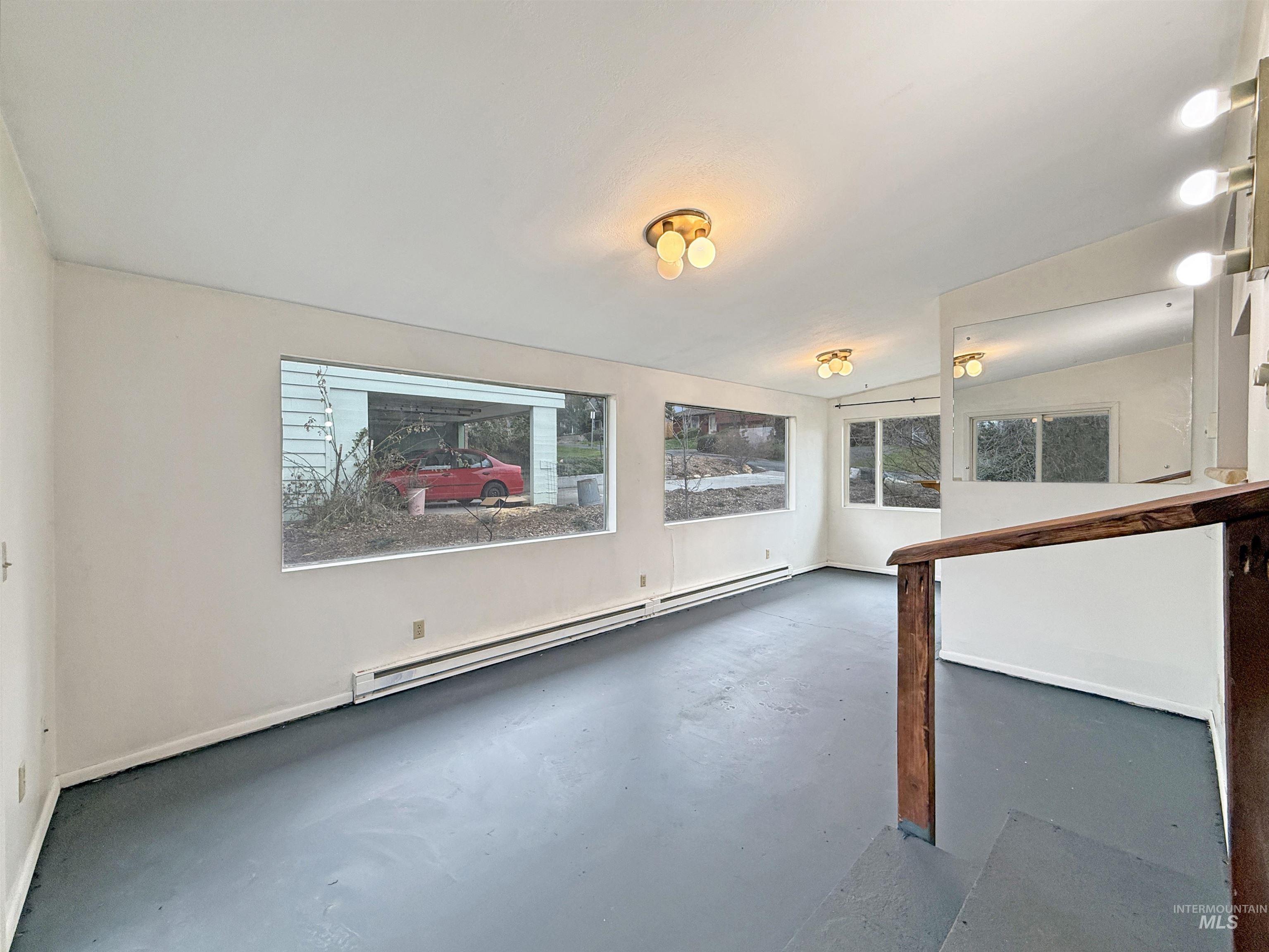 925-929 E 8th, Moscow, Idaho 83843, 3 Bedrooms, 1.5 Bathrooms, Residential Income For Sale, Price $435,000, 98980843