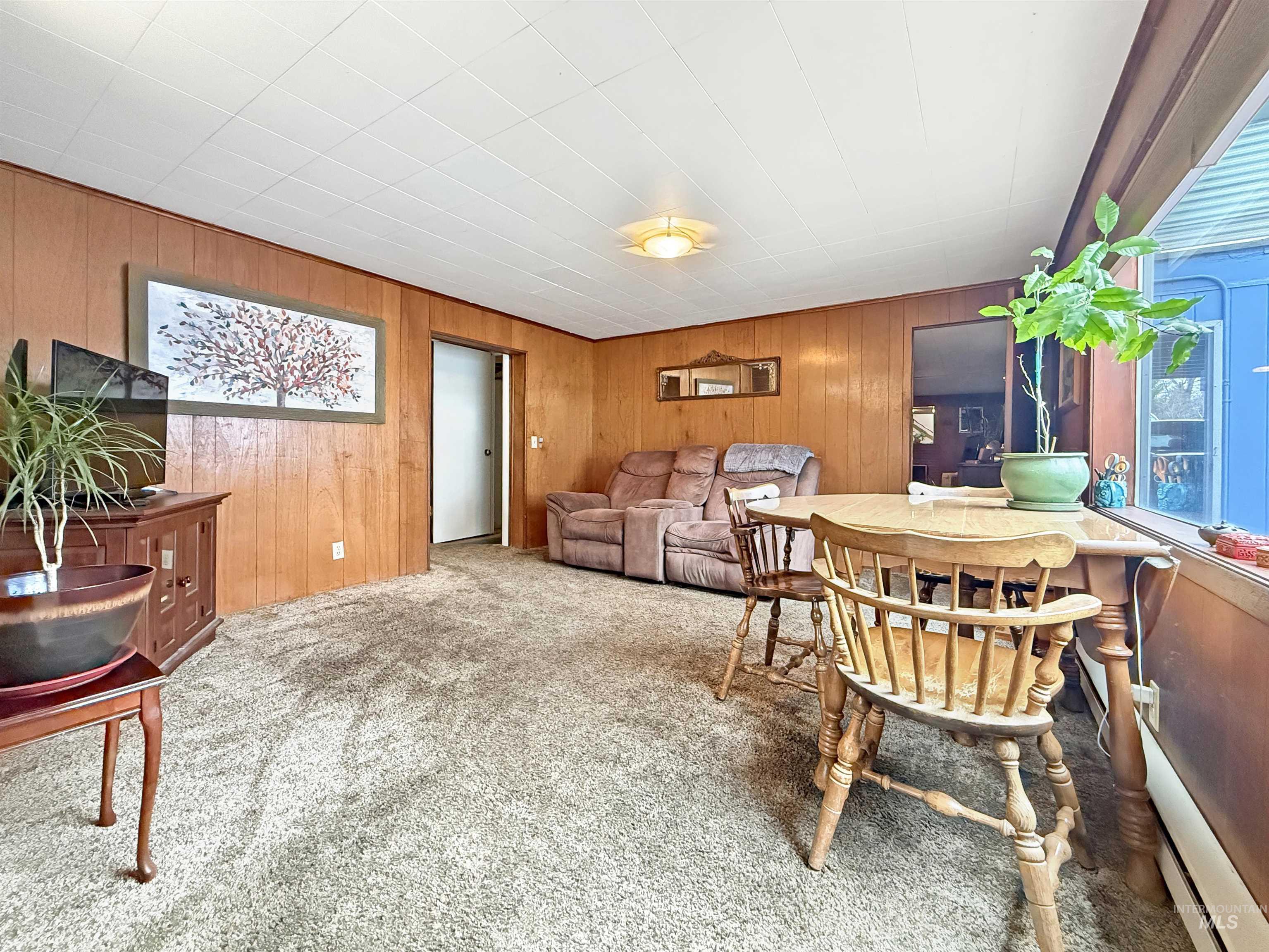 925-929 E 8th, Moscow, Idaho 83843, 3 Bedrooms, 1.5 Bathrooms, Residential Income For Sale, Price $435,000, 98980843