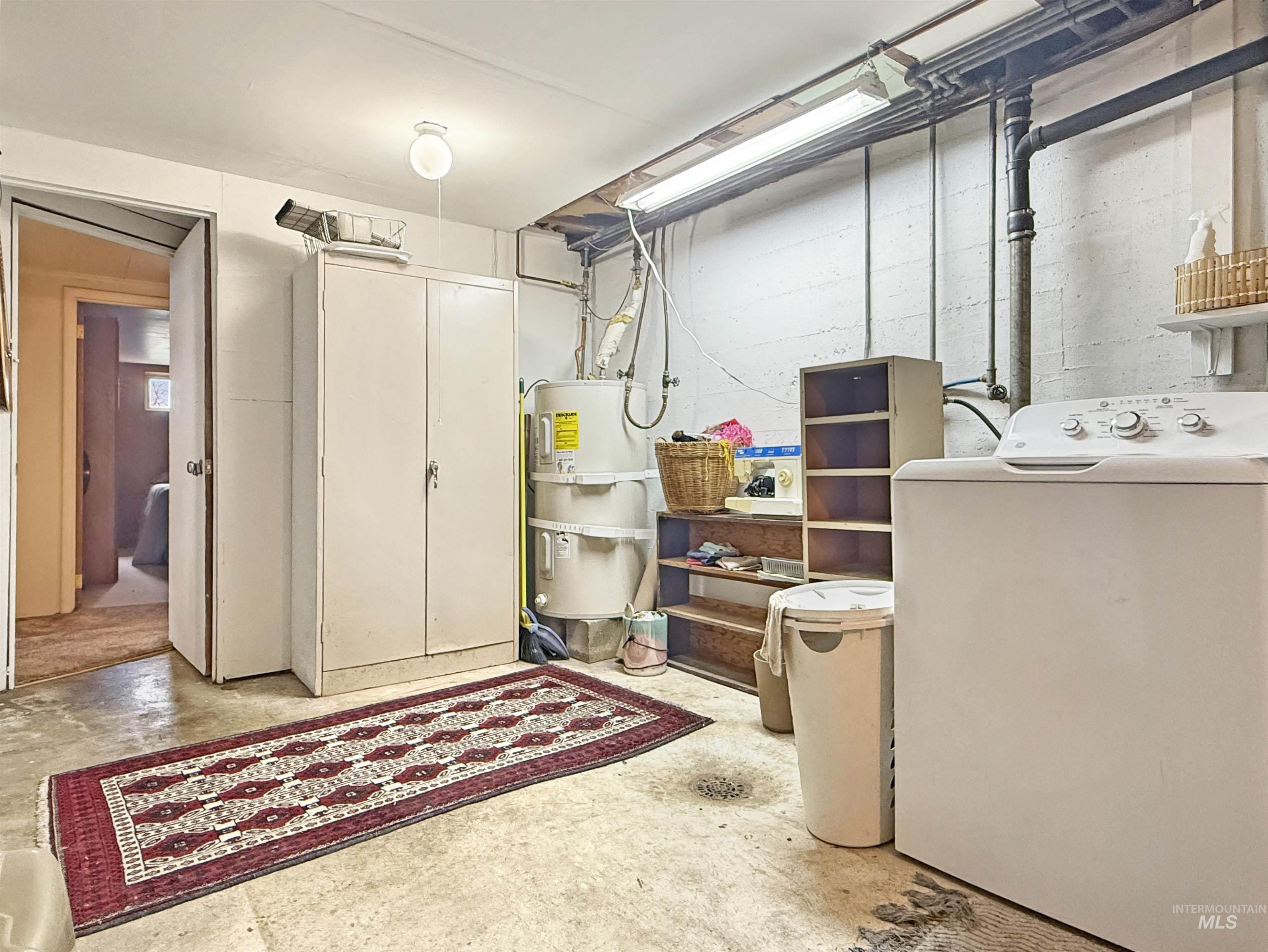 925-929 E 8th, Moscow, Idaho 83843, 3 Bedrooms, 1.5 Bathrooms, Residential Income For Sale, Price $435,000, 98980843