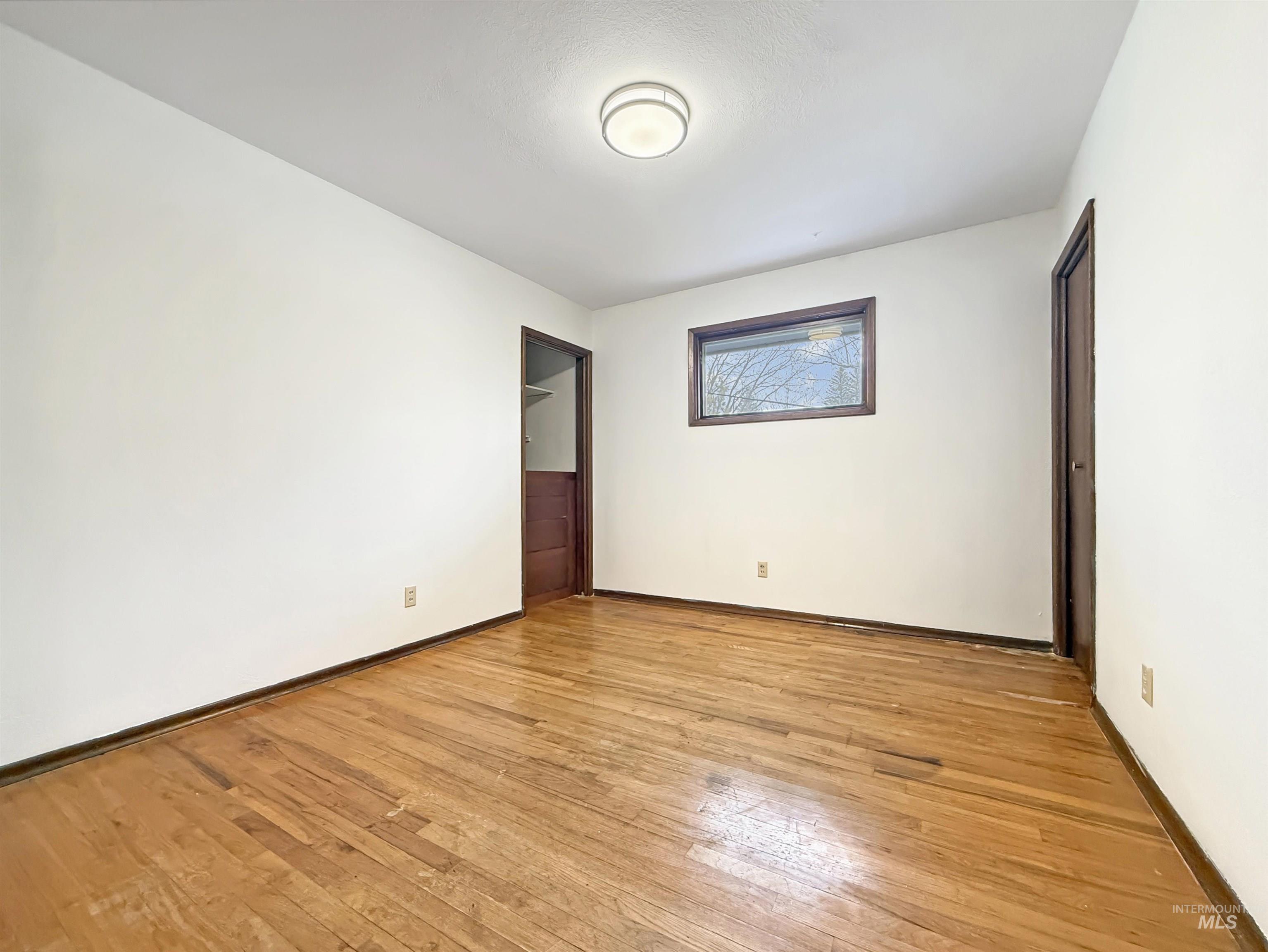 925-929 E 8th, Moscow, Idaho 83843, 3 Bedrooms, 1.5 Bathrooms, Residential Income For Sale, Price $435,000, 98980843