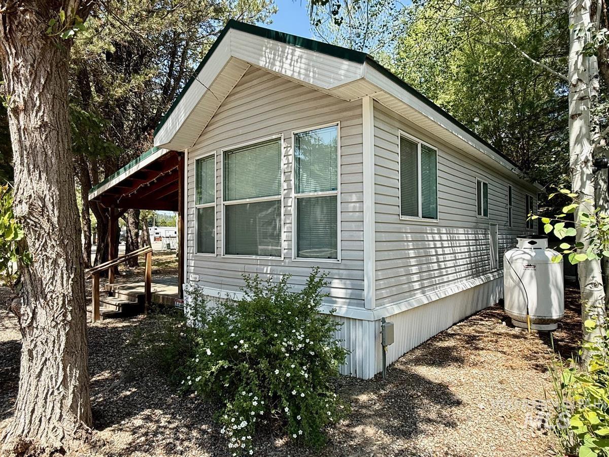 9 H Street, Cascade, Idaho 83611, 1 Bedroom, 1 Bathroom, Residential For Sale, Price $172,000,MLS 98980844