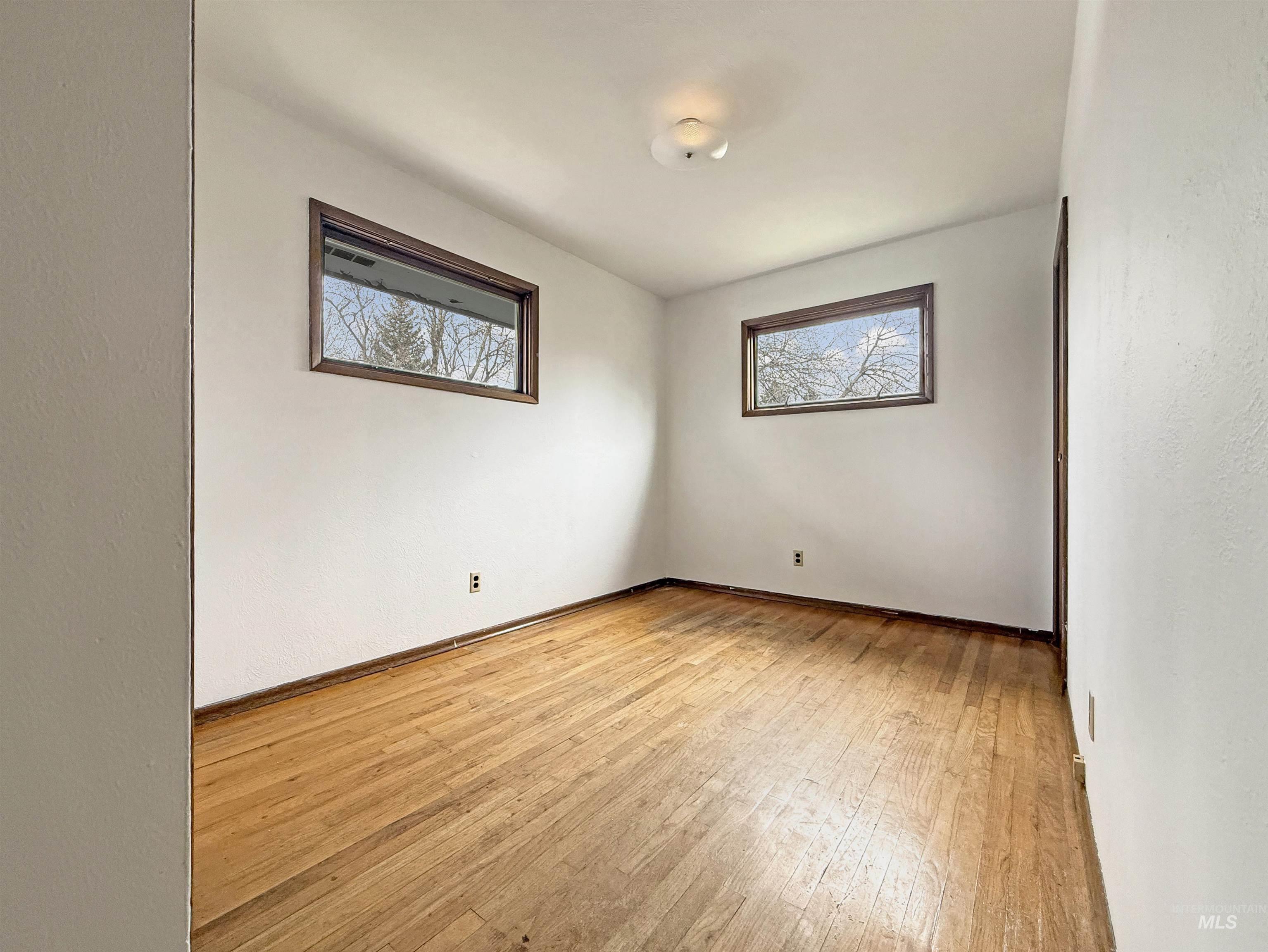 925 E 8th St., Moscow, Idaho 83843, 4 Bedrooms, 2.5 Bathrooms, Residential For Sale, Price $435,000,MLS 98980846