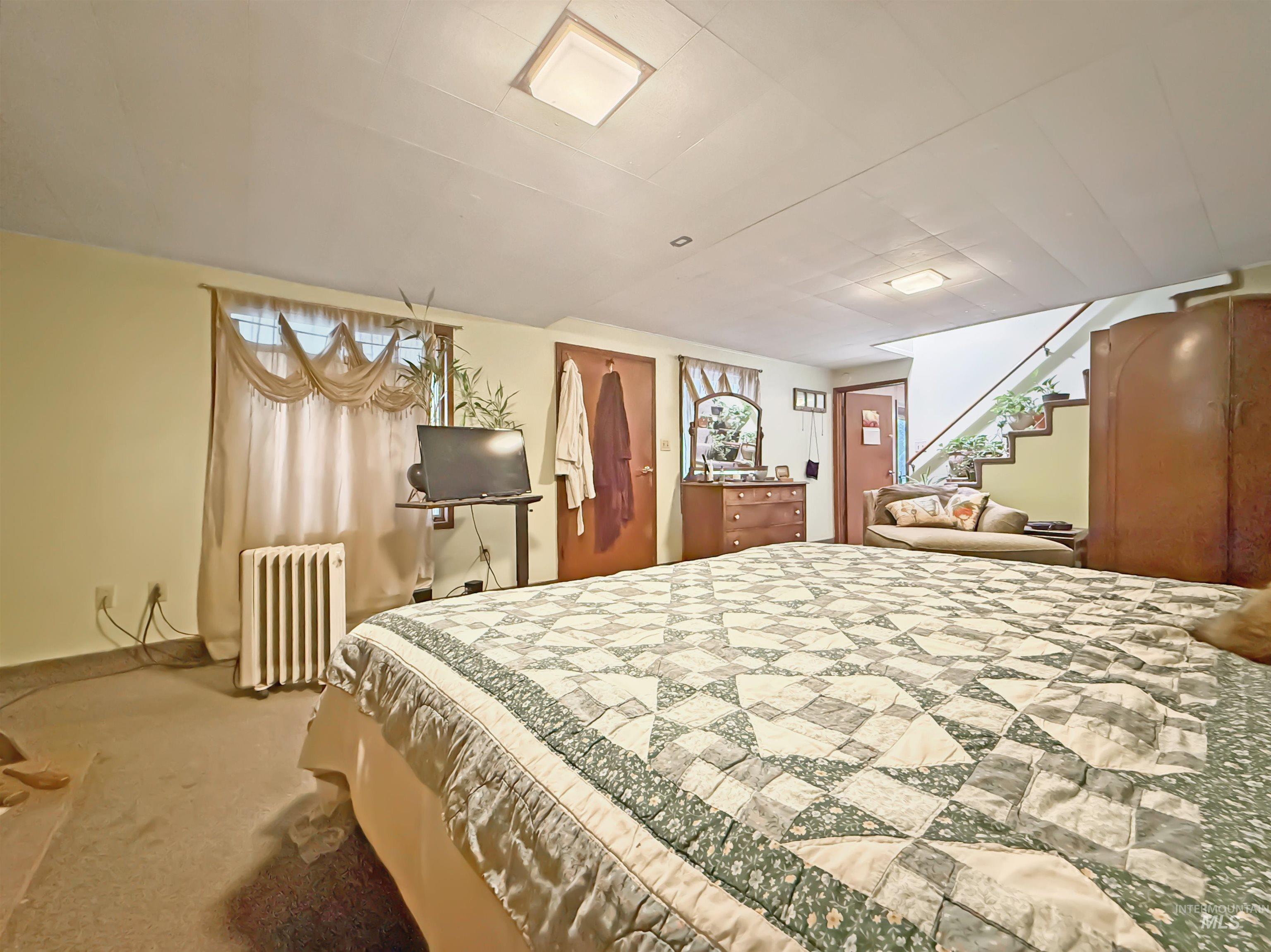 925 E 8th St., Moscow, Idaho 83843, 4 Bedrooms, 2.5 Bathrooms, Residential For Sale, Price $435,000,MLS 98980846