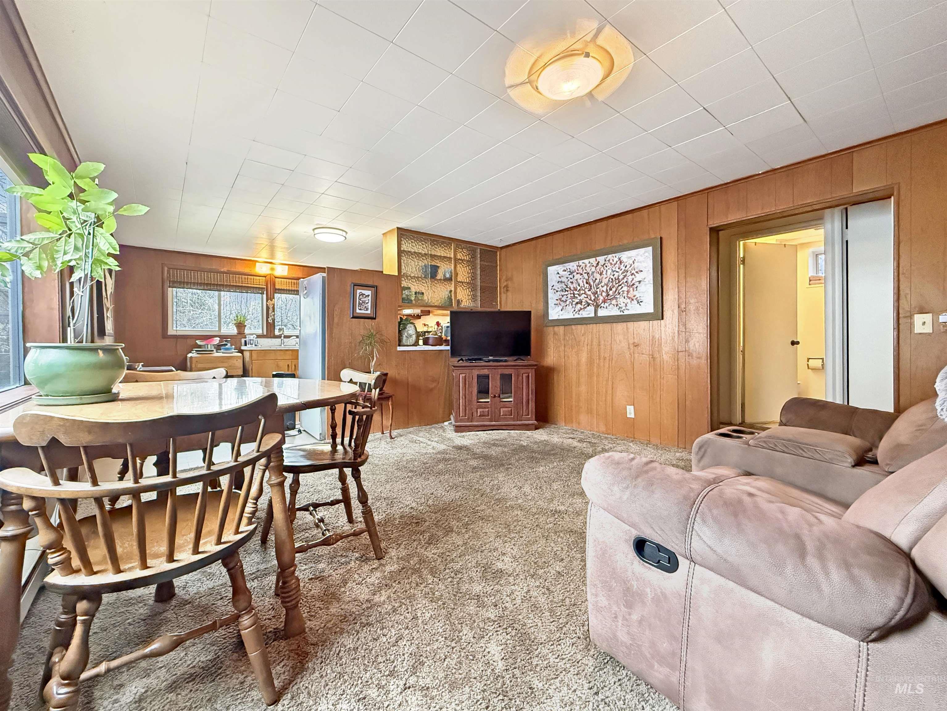 925 E 8th St., Moscow, Idaho 83843, 4 Bedrooms, 2.5 Bathrooms, Residential For Sale, Price $435,000,MLS 98980846