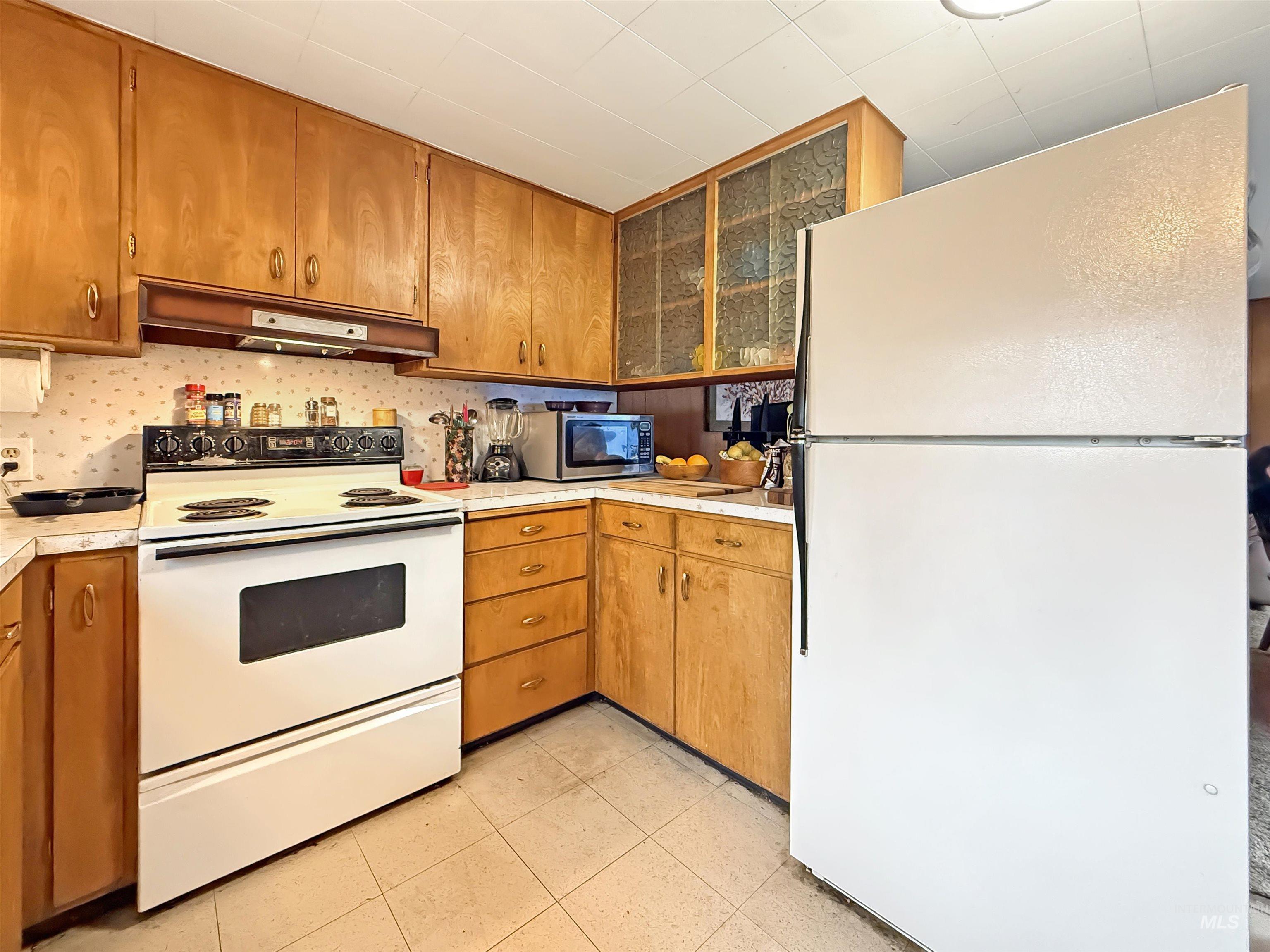 925 E 8th St., Moscow, Idaho 83843, 4 Bedrooms, 2.5 Bathrooms, Residential For Sale, Price $435,000,MLS 98980846