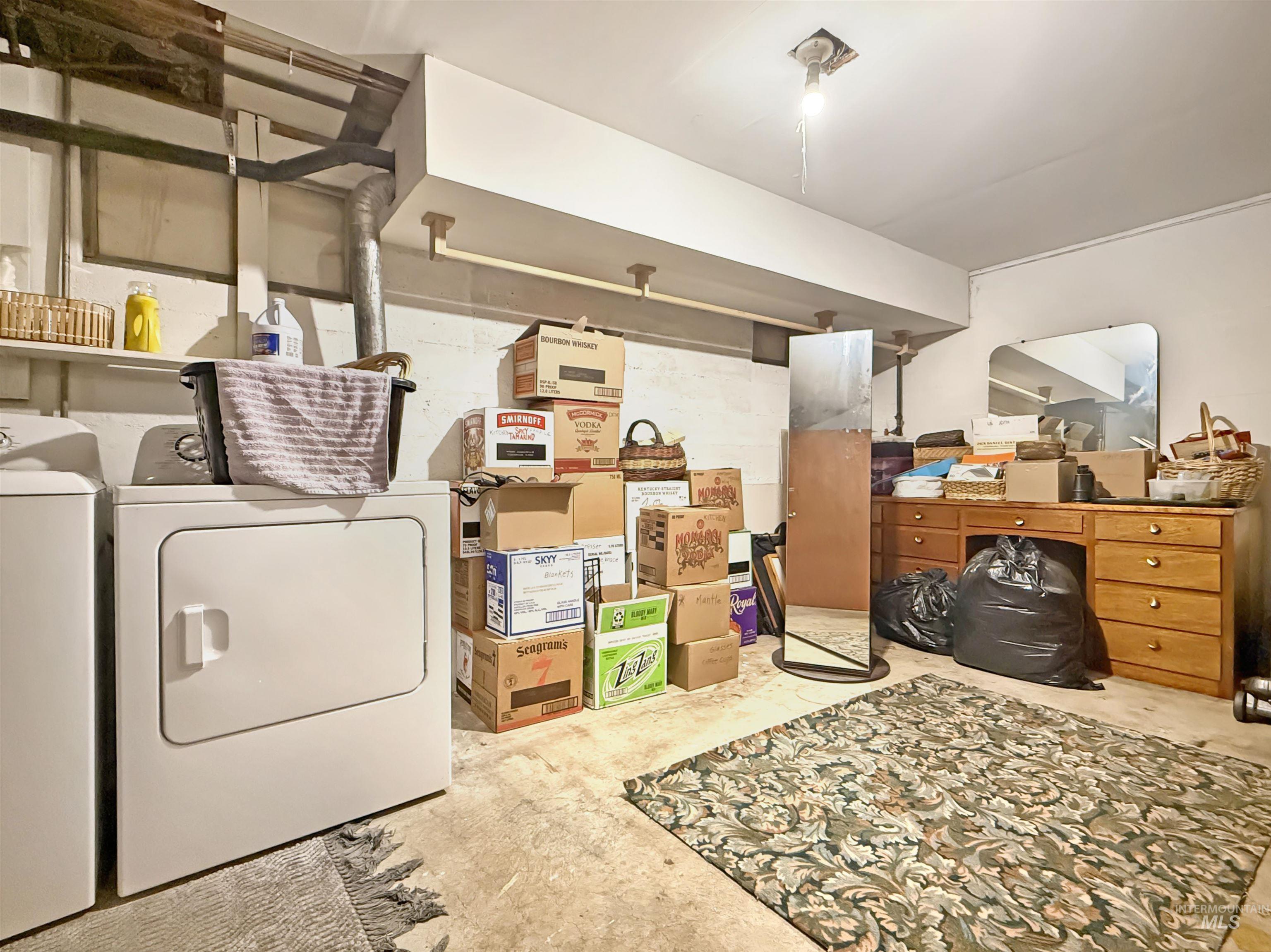 925 E 8th St., Moscow, Idaho 83843, 4 Bedrooms, 2.5 Bathrooms, Residential For Sale, Price $435,000,MLS 98980846