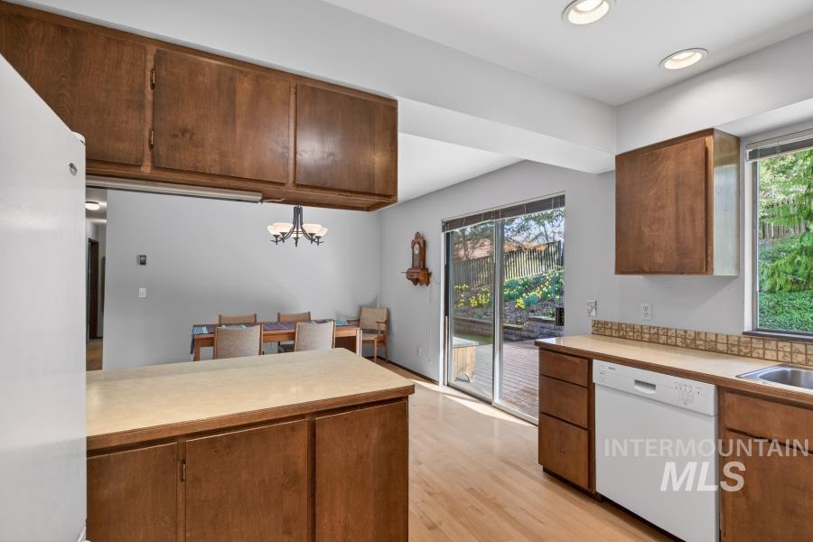 810 Sherwood, Moscow, Idaho 83843, 3 Bedrooms, 2.5 Bathrooms, Residential For Sale, Price $519,000,MLS 98980857