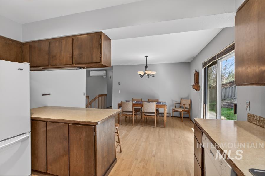 810 Sherwood, Moscow, Idaho 83843, 3 Bedrooms, 2.5 Bathrooms, Residential For Sale, Price $519,000,MLS 98980857