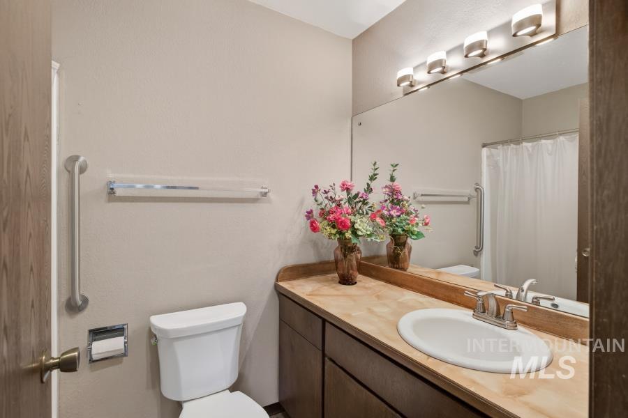 810 Sherwood, Moscow, Idaho 83843, 3 Bedrooms, 2.5 Bathrooms, Residential For Sale, Price $519,000,MLS 98980857