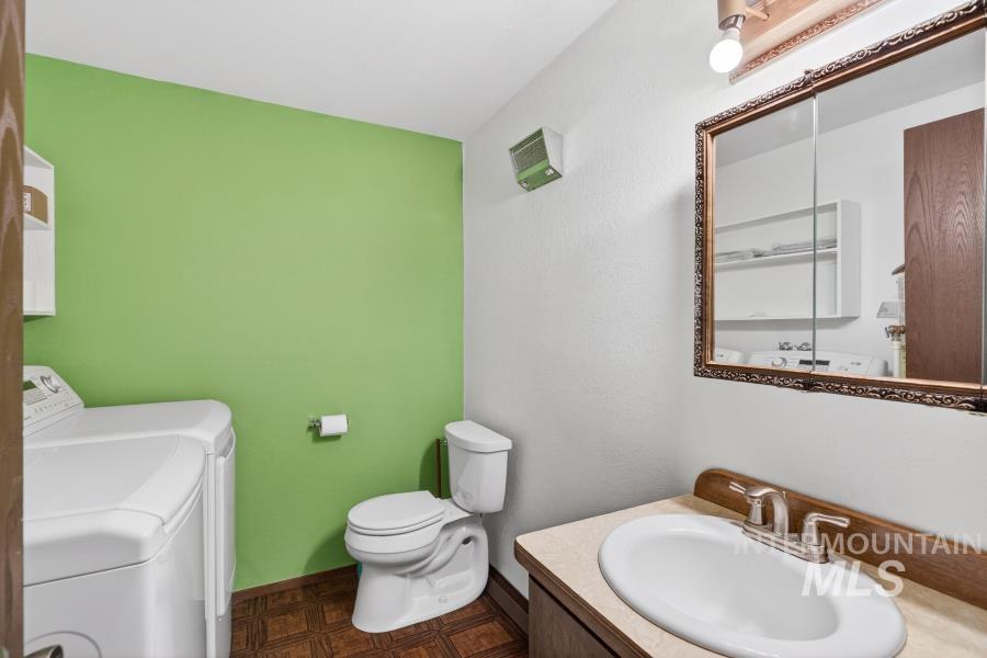 810 Sherwood, Moscow, Idaho 83843, 3 Bedrooms, 2.5 Bathrooms, Residential For Sale, Price $519,000,MLS 98980857